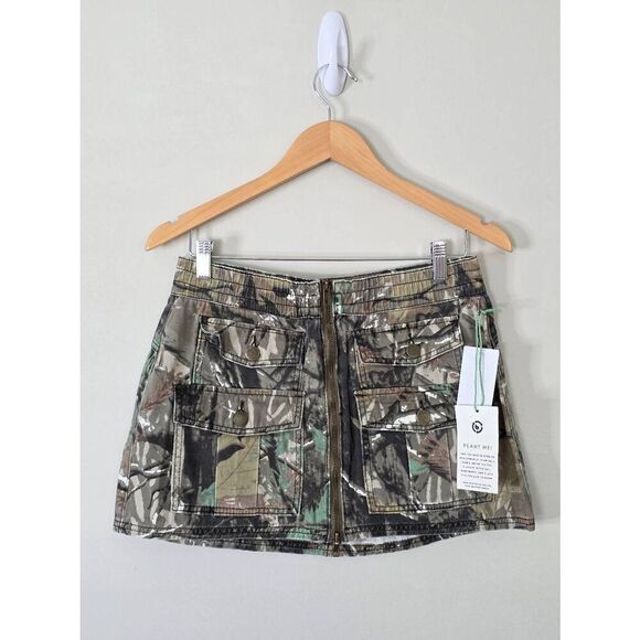 PTCL Camo Cargo Mini Skirt Size Large Front Zip Camouflage NEW - Picture 2 of 6